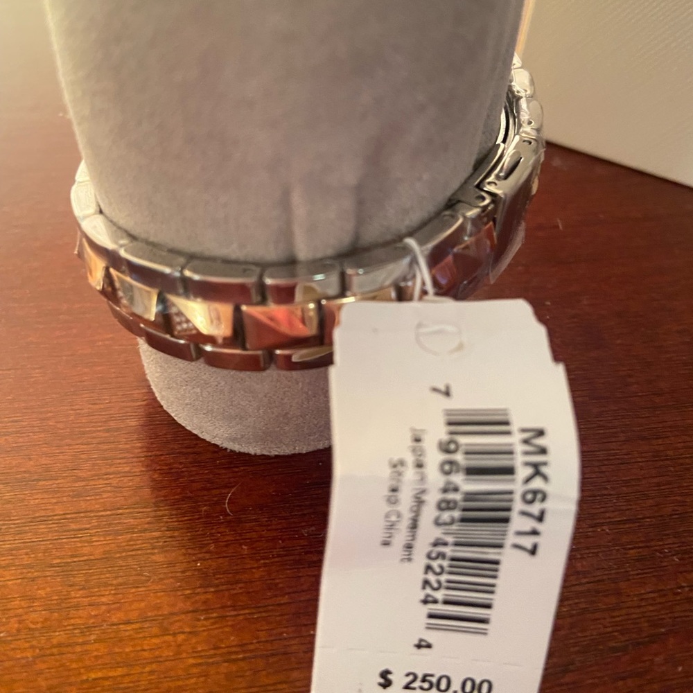 NWT Michael Kors watch - Picture 4 of 5